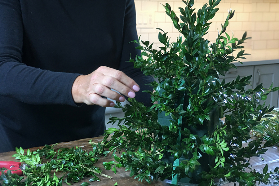 Part : diy flower tree with adding greens to floral foam